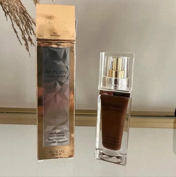 Estee Lauder Re-Nutriv FoundationEspresso 8N1 NIB - Picture 4 of 8